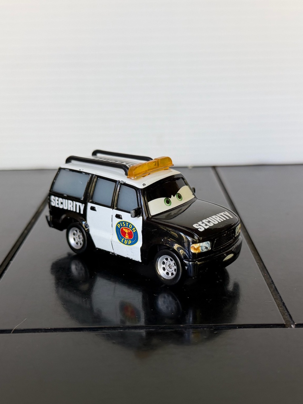 Disney Pixar Cars Richard Clayton Kensington 1:55 scale diecast